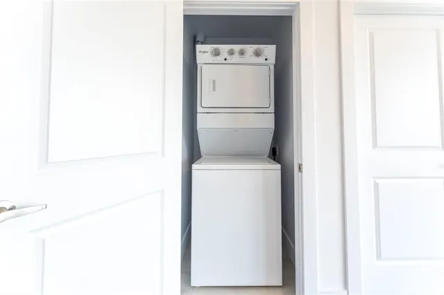 Additional image 17 of 460 Dundas St Unit 803