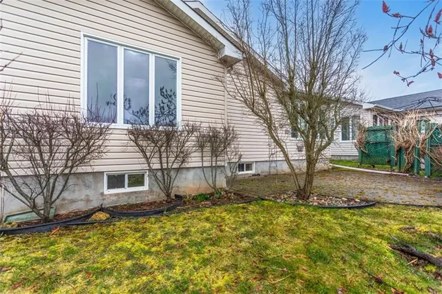 Additional image 46 of 114 GLENARIFF Dr