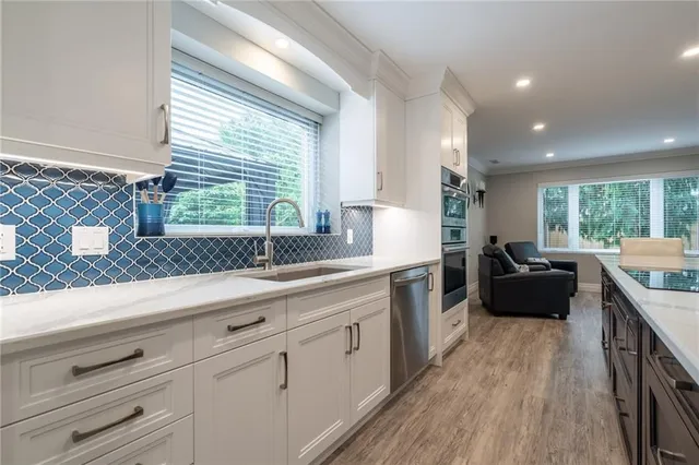 Additional image 10 of 16 NOBLE KIRK Dr