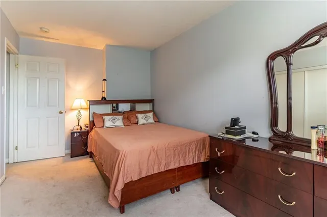 Additional image 20 of 16 NEWELL Crt