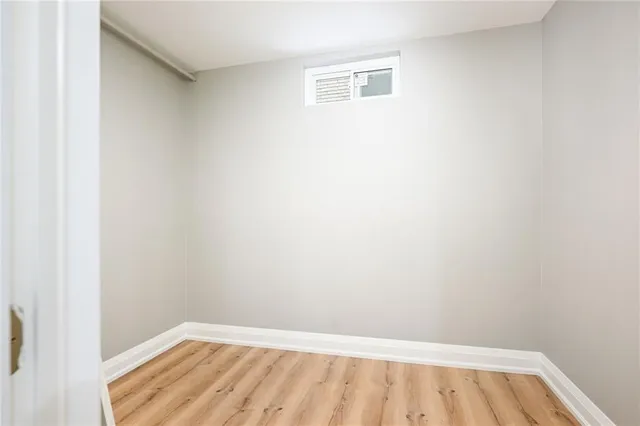 Additional image 36 of 12 SOLOMON Cres