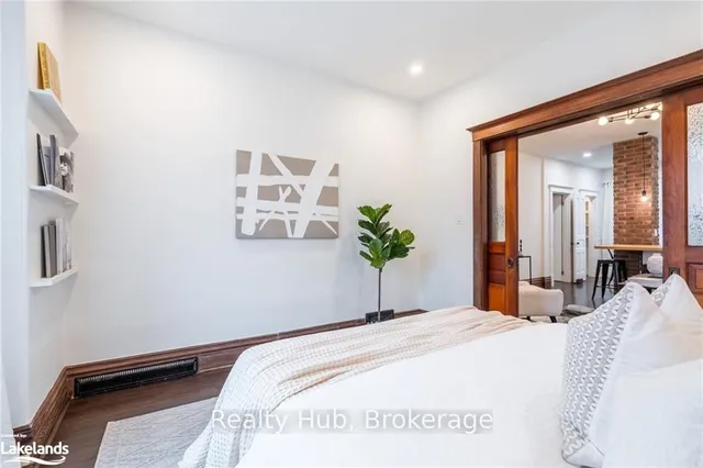 Additional image 12 of 162 AVONDALE St