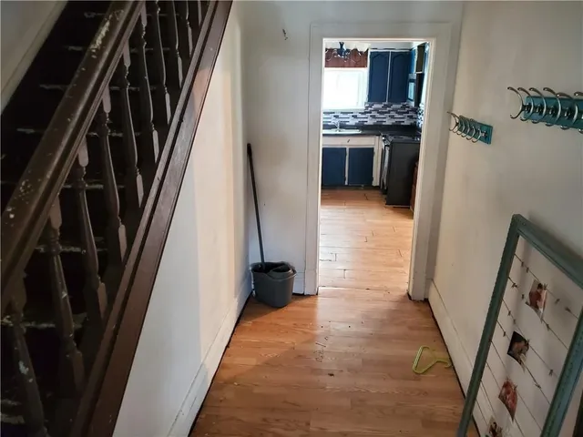 Additional image 3 of 54 DOUGLAS Ave