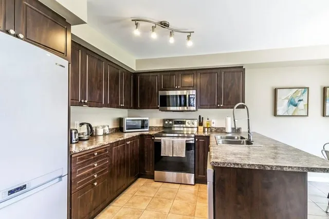 Additional image 10 of 16 NEWPORT Cres