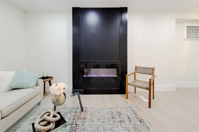 Additional image 7 of 49 CARRICK Ave