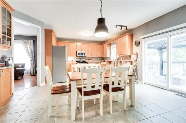 Additional image 17 of 72 SIDNEY Cres