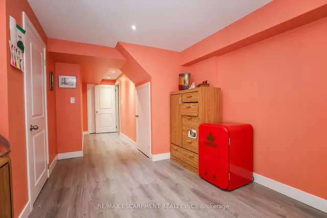 Additional image 23 of 51 Redcedar Cres