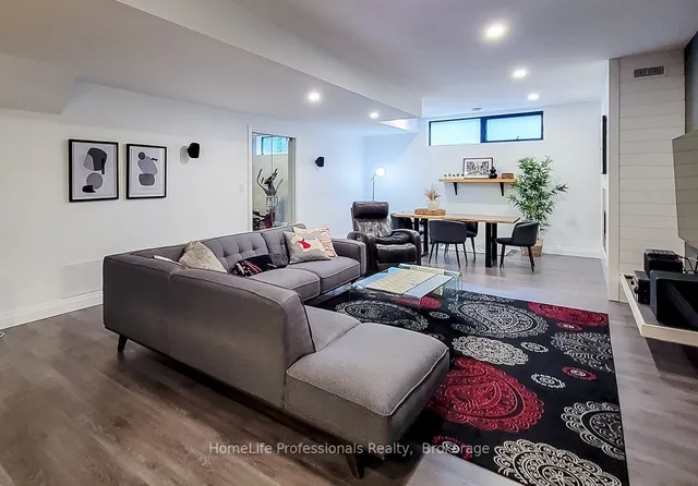 Additional image 30 of 806 Alexander Rd