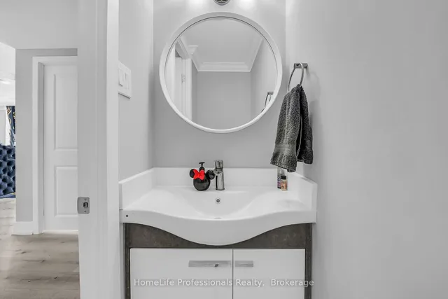 Additional image 20 of 120 Duke St Unit 704