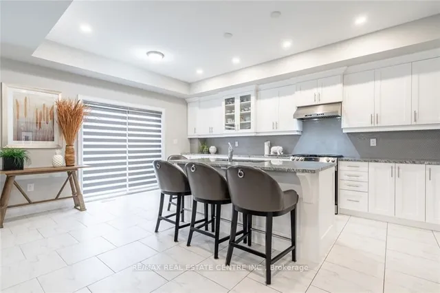 Additional image 17 of 123 Dulgaren St