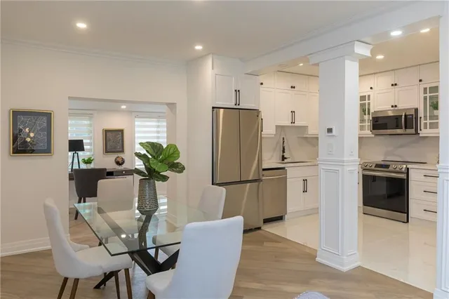 Additional image 20 of 564 ABERDEEN Ave