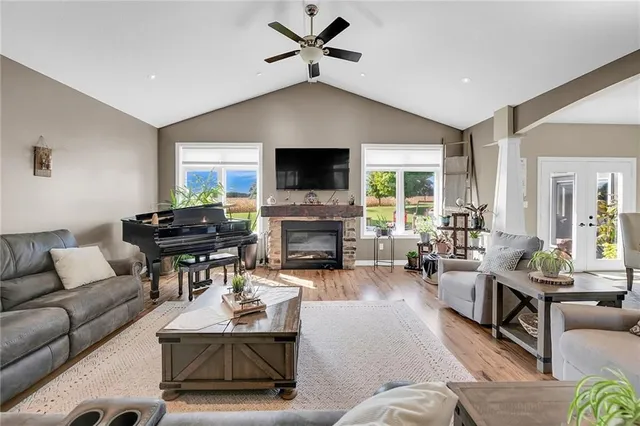 Additional image 14 of 152 POPLAR St