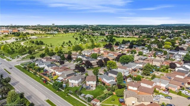 Additional image 13 of 2 Mark Pl