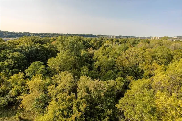 Additional image 16 of 2750 KING St Unit 710