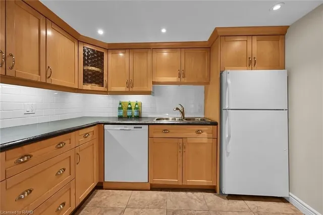 Additional image 12 of 150 WILSON St Unit 112