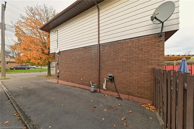 Additional image 34 of 98 Riverdale Dr