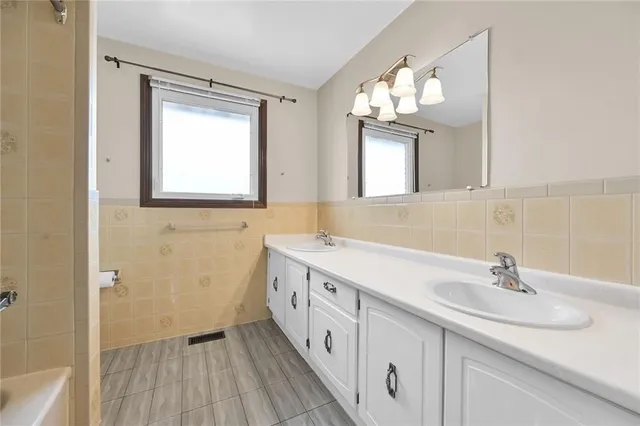 Additional image 18 of 81 SUMMERLEA Dr