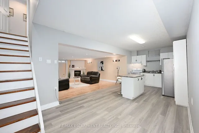 Additional image 27 of 7 Osgoode Crt