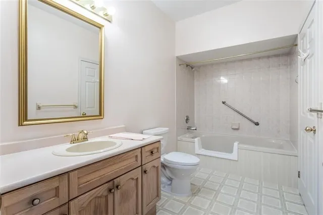 Additional image 15 of 16 TWENTYPLACE Blvd