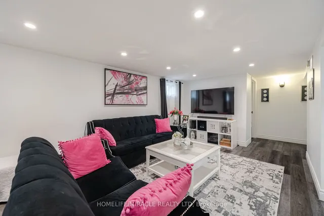 Additional image 24 of 79 CASTLEFIELD Dr