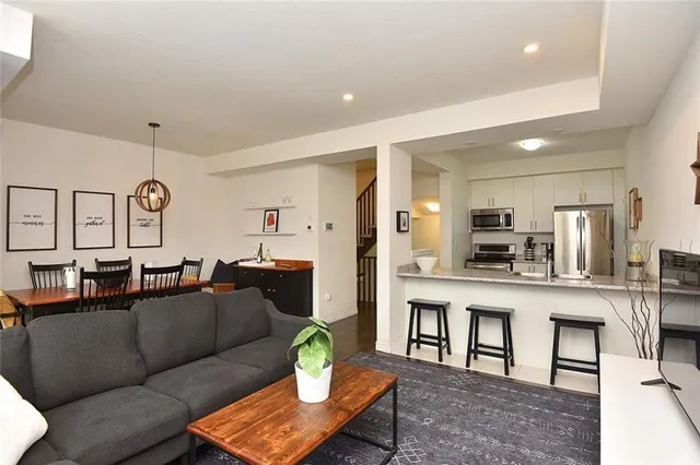 Additional image 9 of 8 SHARP Dr