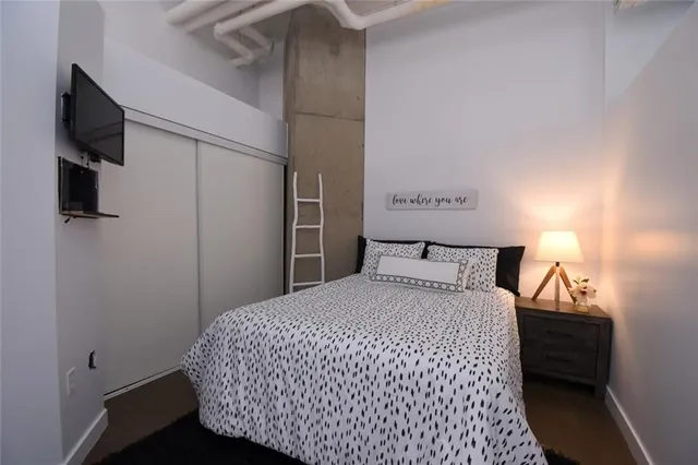 Additional image 17 of 66 Bay St Unit PH 807