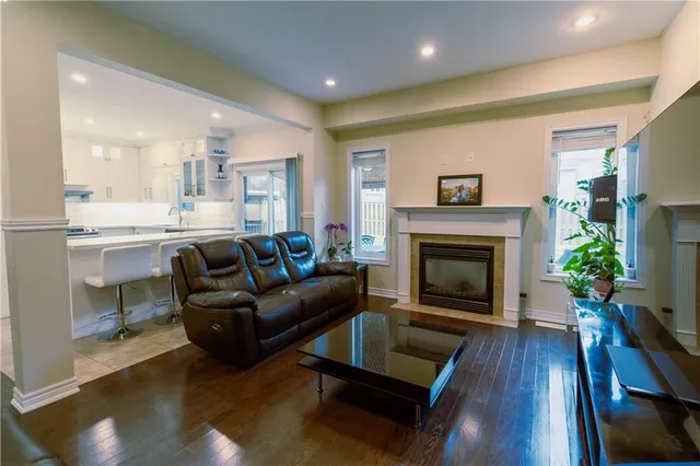 Additional image 10 of 59 KOPPERFIELD Lane