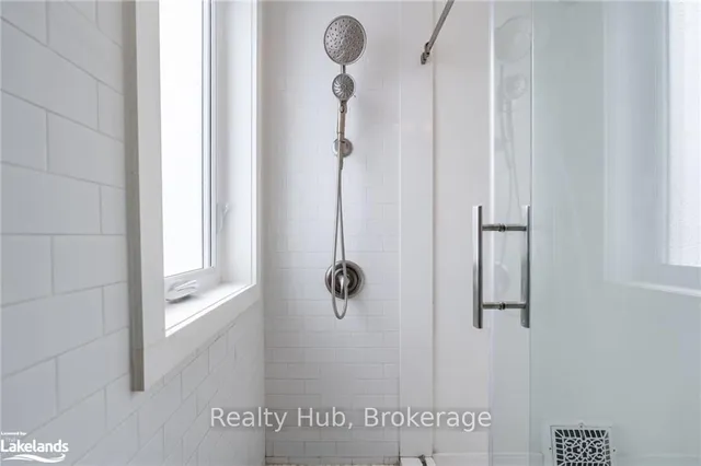 Additional image 32 of 162 AVONDALE St