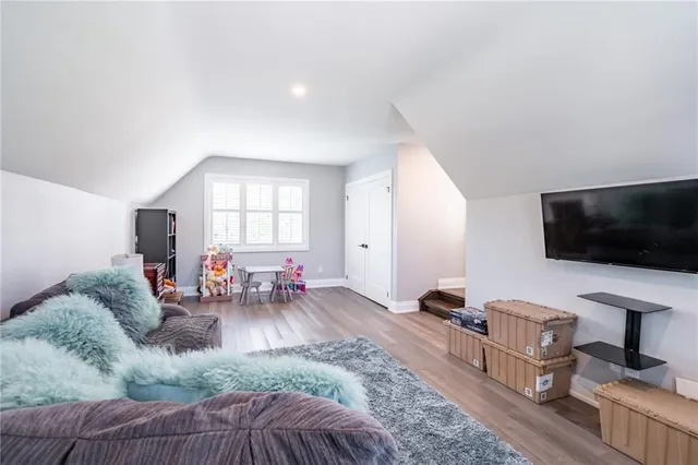 Additional image 29 of 81 FLANDERS Dr