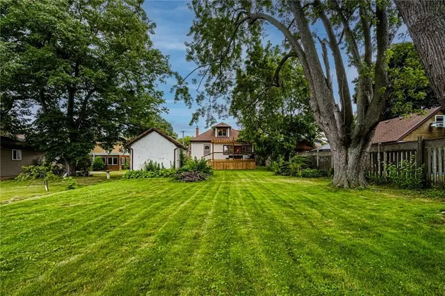 Additional image 43 of 111 LAKE AVENUE Dr