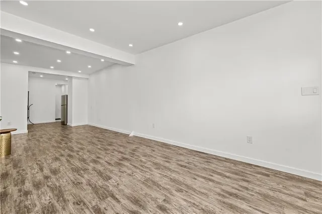 Additional image 28 of 127 FREELTON Rd