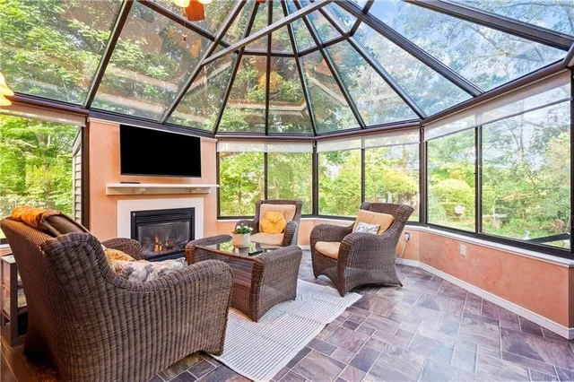 Additional image 14 of 38 OSLER Dr