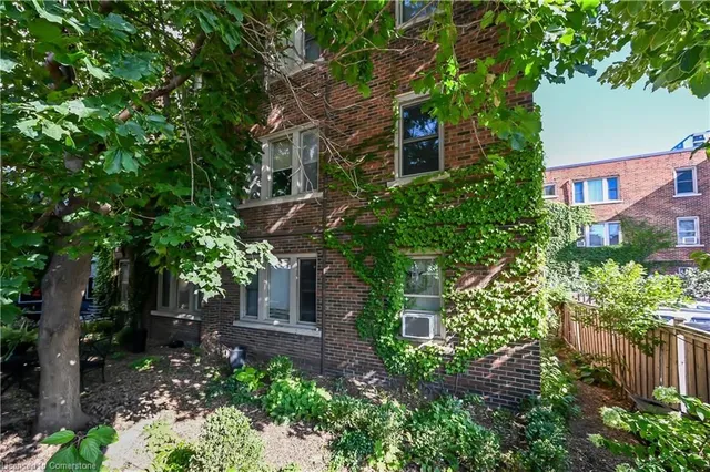 Additional image 39 of 285 King St Unit 8