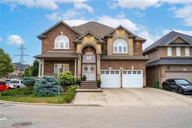 56 Pelech Cres