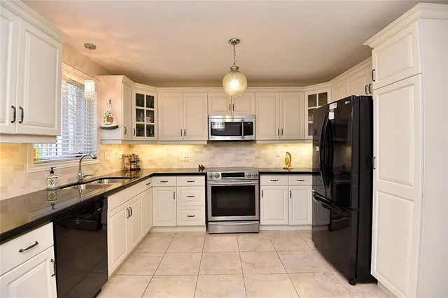 Additional image 17 of 59 HOLIMONT Crt