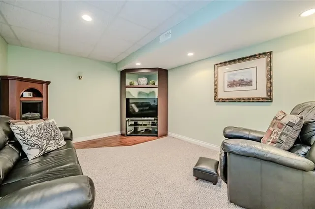 Additional image 22 of 106 PORTRUSH Crt