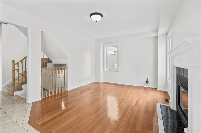 Additional image 17 of 80 STRATHROY Cres