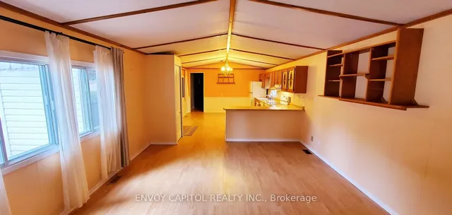 Additional image 9 of 105 Maple Cres