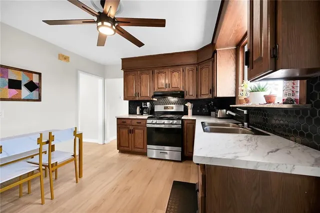 Additional image 15 of 8 LAMPTON Pl