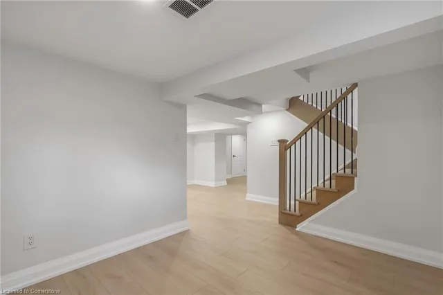 Additional image 28 of 10 Bayside Ave