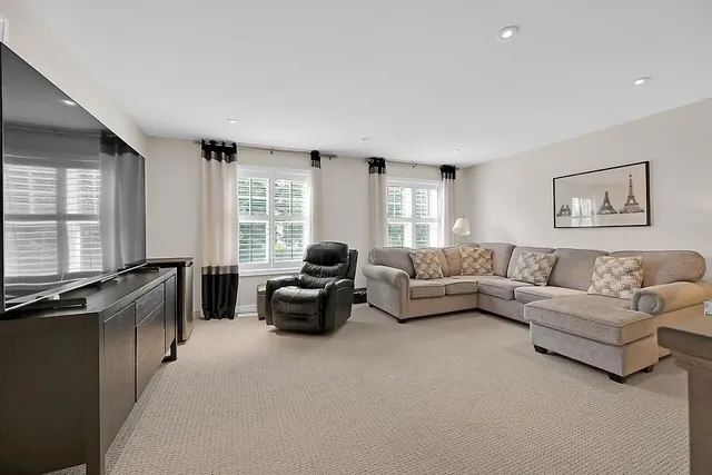 Additional image 31 of 38 BUTTERNUT GROVE Lane