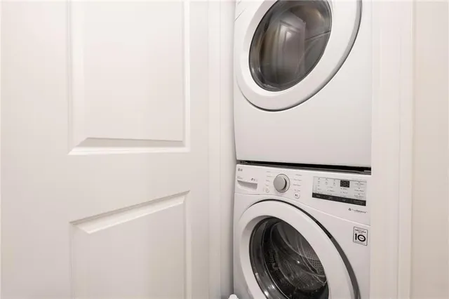 Additional image 27 of 2750 KING St Unit 203