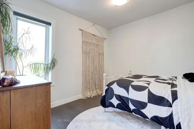 Additional image 29 of 94 Glendale Ave