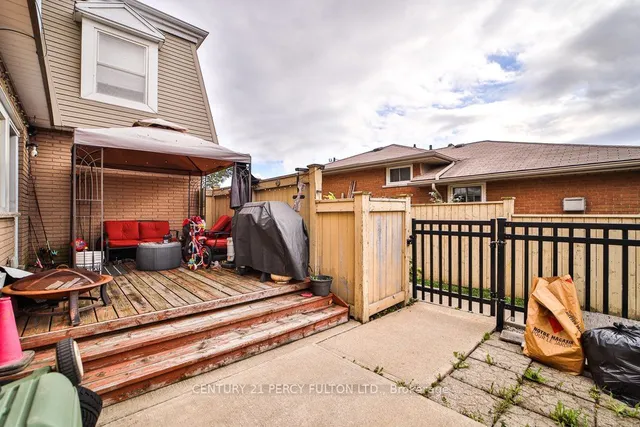 Additional image 31 of 102 Neil Ave