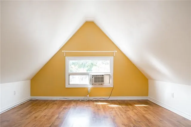 Additional image 44 of 235 YOUNG St