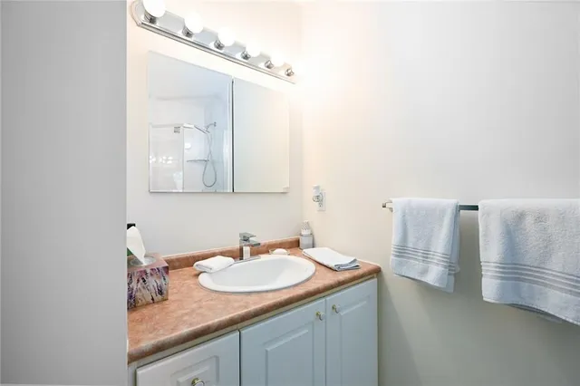 Additional image 18 of 38 LAKEGATE Dr