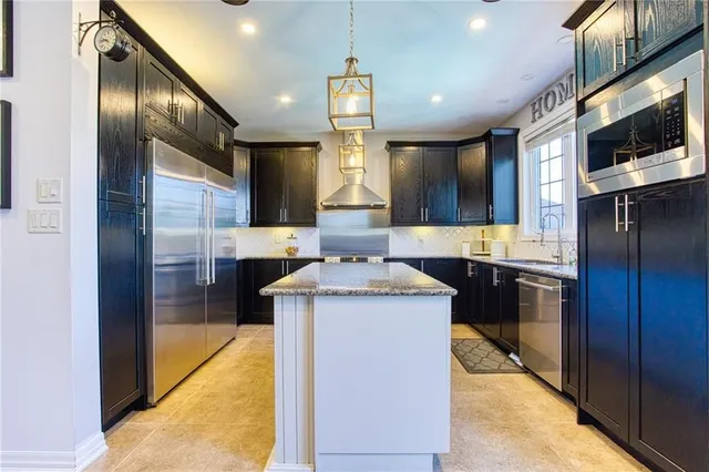 Additional image 14 of 261 MONTREAL Cir