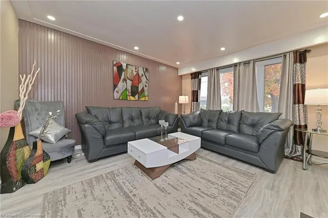 Additional image 9 of 98 Riverdale Dr