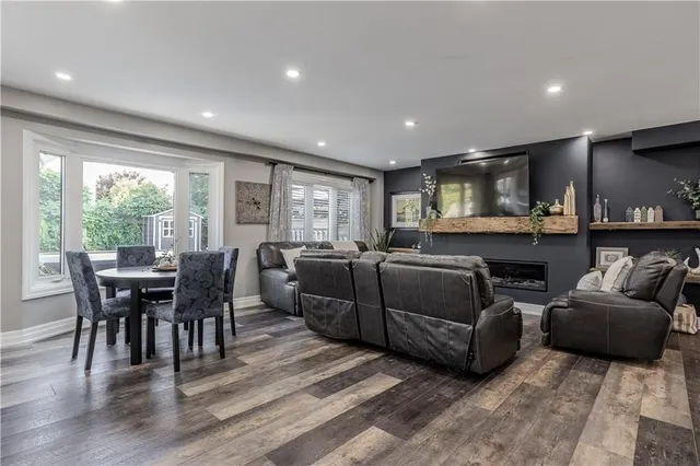 Additional image 16 of 96 LAURENDALE Ave