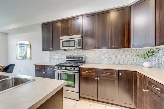 Additional image 17 of 105 HIGHGATE Dr